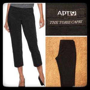 Apt. 9 Black Capris